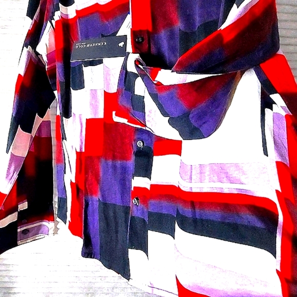 Shirt - Picture 3 of 4